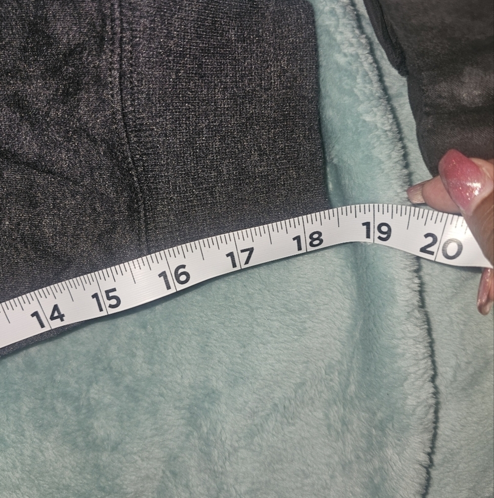 Hooded  charcoal gray sweatshirt size Large - Picture 5 of 7